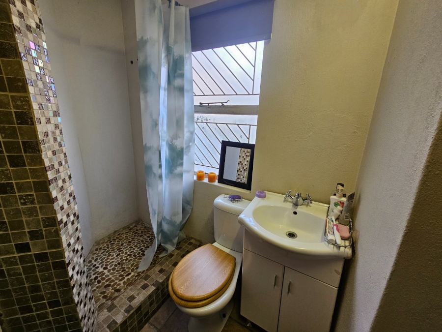To Let 5 Bedroom Property for Rent in La Provance Free State